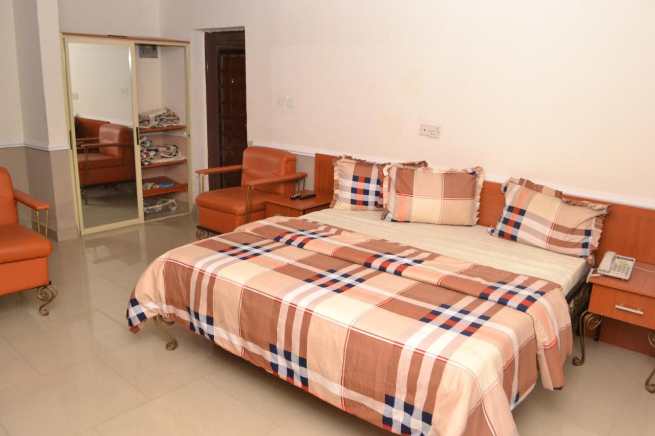 Aquatic Suites & Apartments Aliayabiagba Экстерьер фото